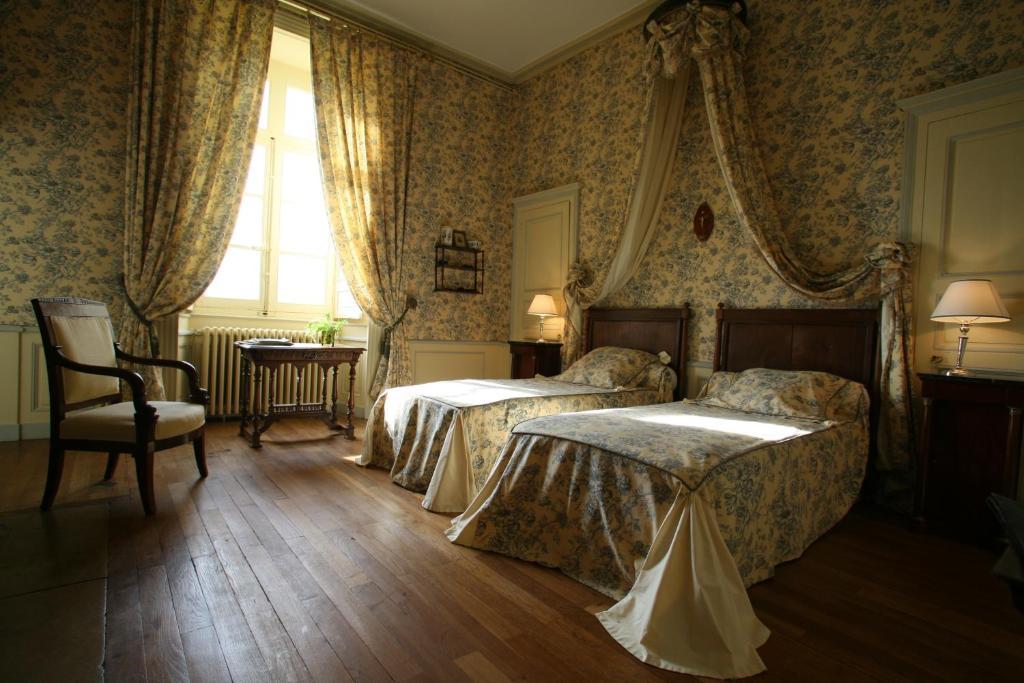 Chateau De Beaujeu Sens-Beaujeu Room photo
